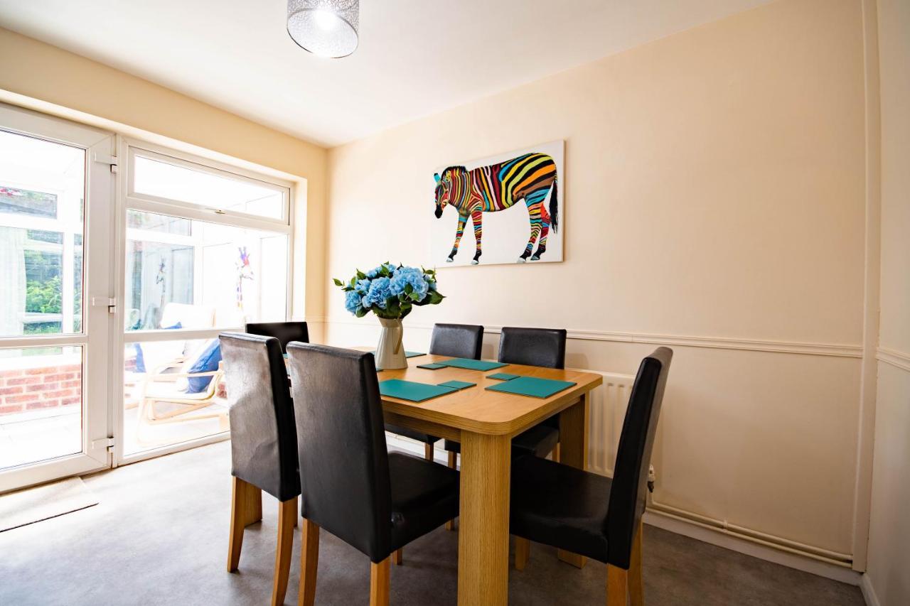 3-Bedroom House With Garden, Conservatory, In Centre Of Worcester Exterior foto