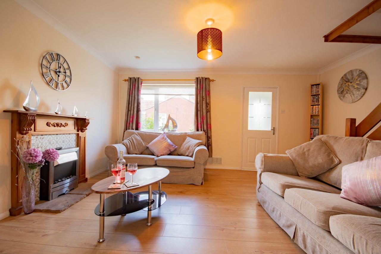 3-Bedroom House With Garden, Conservatory, In Centre Of Worcester Exterior foto