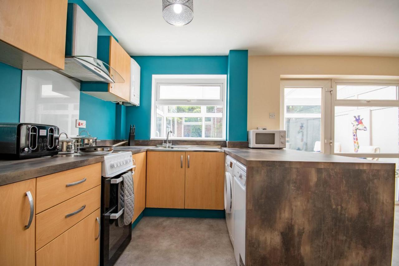 3-Bedroom House With Garden, Conservatory, In Centre Of Worcester Exterior foto